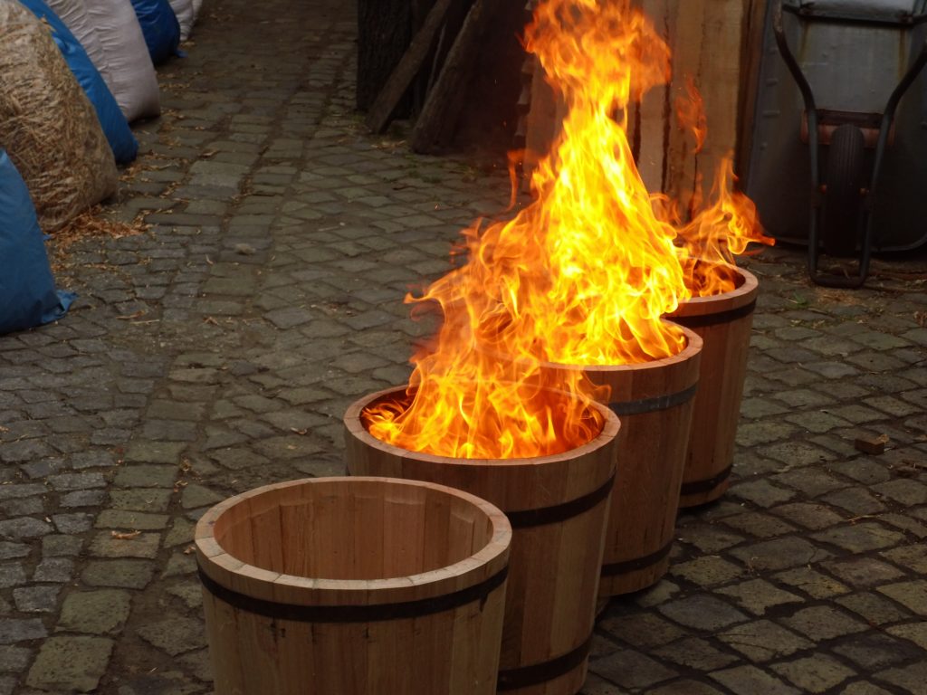 Holzpflanzkübel - Pflanzkübel Holz -  ausbrennen